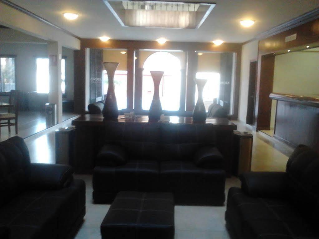 Monte Salerno Hotel&Suites Montemorelos Buitenkant foto