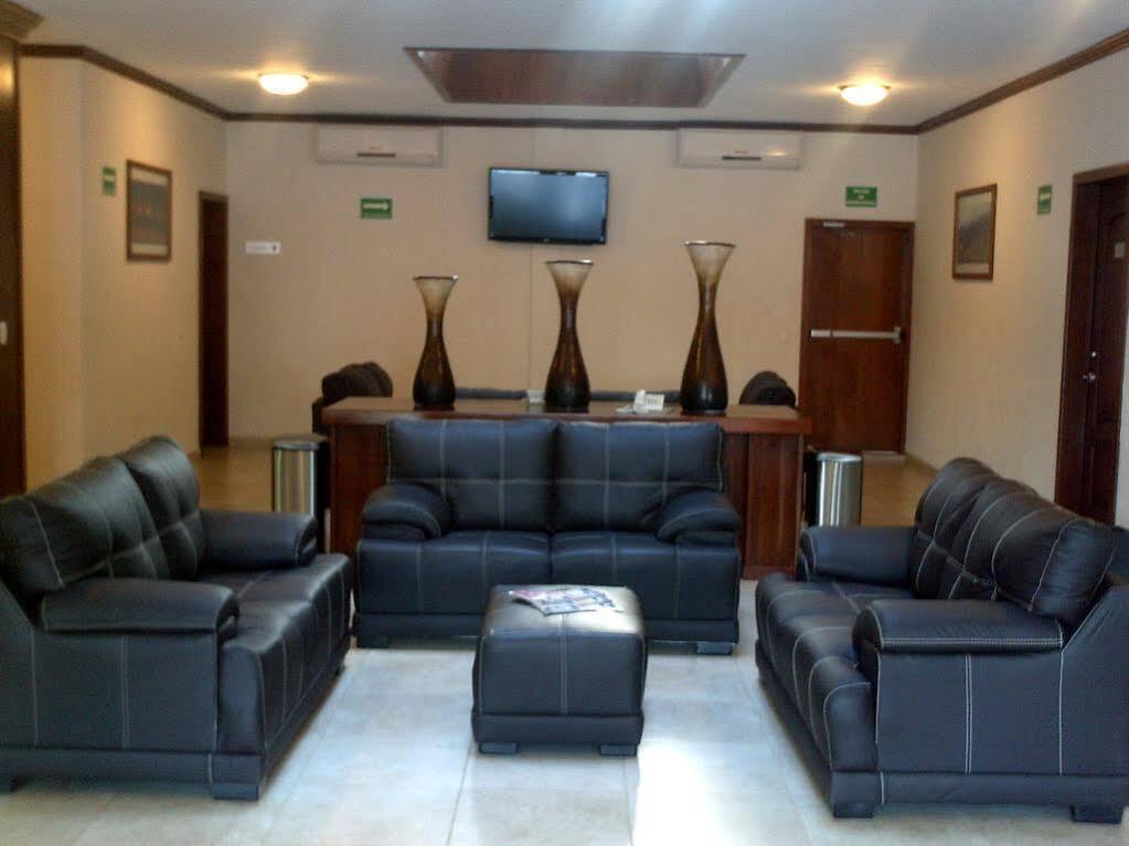 Monte Salerno Hotel&Suites Montemorelos Buitenkant foto