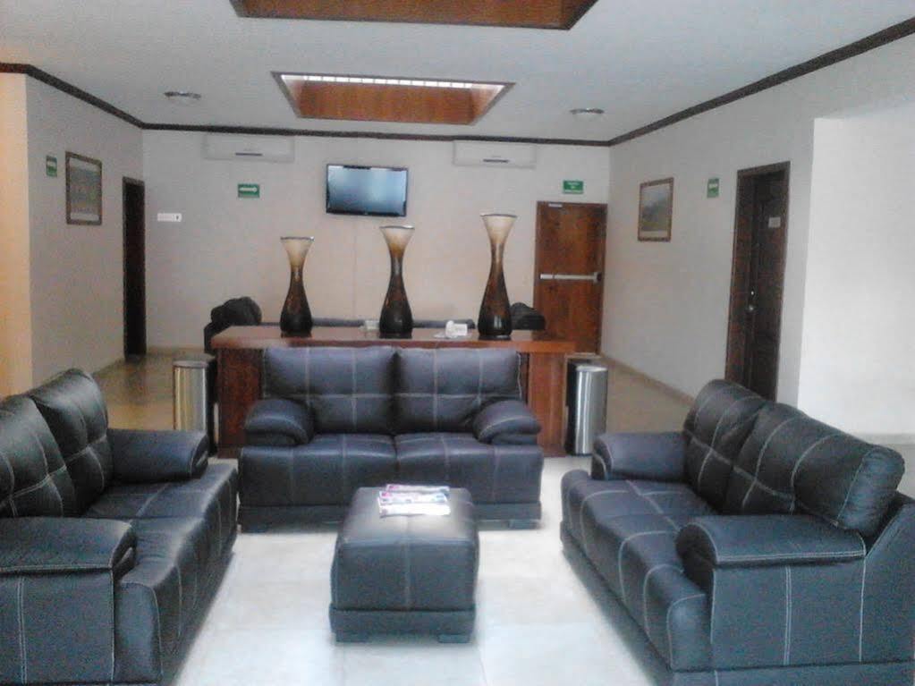 Monte Salerno Hotel&Suites Montemorelos Buitenkant foto